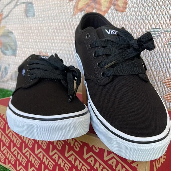 Vans Men’s Atwood
(Canvas) Black/White
VN000TUY187
Sneakers - Picture 7 of 16